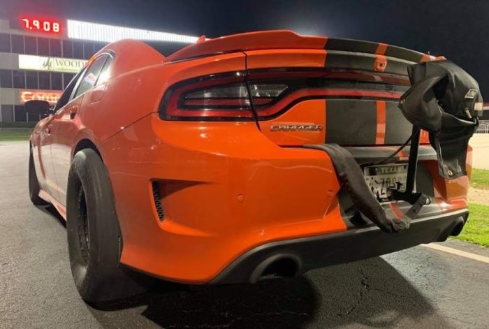 Dodge Charger SRT Hellcat 7.90