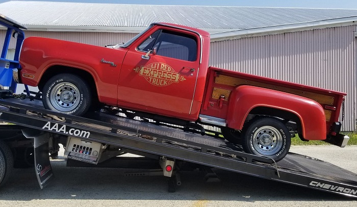 Dodge D150 Lil Red Express