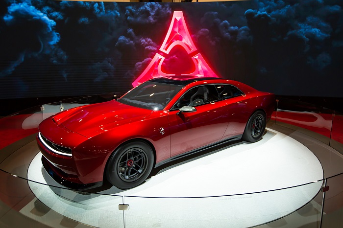 Dodge Charger Daytona SRT Banshee Concept in Stryker Red