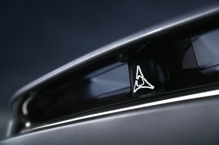 Common for all Dodge Charger models is distinctive white LED cross-car full-width front lighting (shown) and red “ring of fire” LED rear taillamps, with front and rear lights centered by a lit Fratzog logo — the new symbol of Dodge brand next-generation vehicles.