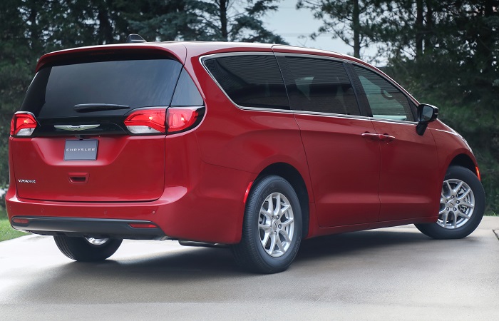 2025 Chrysler Voyager LX