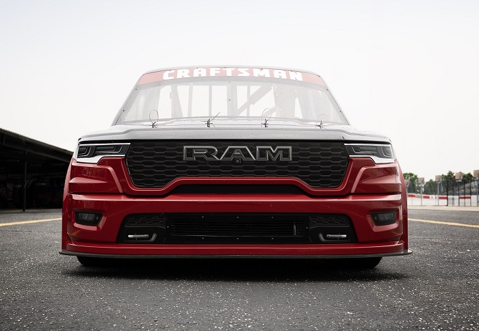 Ram 1500 NASCAR Truck Series concept front
