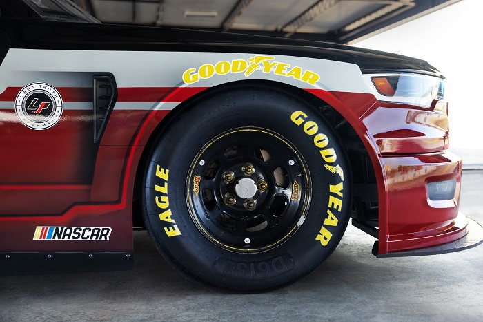 Ram 1500 NASCAR Truck Series concept front